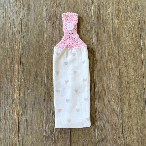 Crochet top hanging towel - Picture 1 of 7